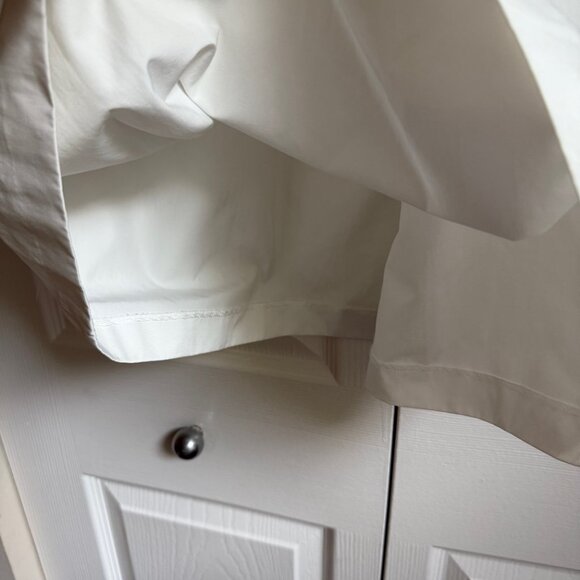 White pleated skirt - Picture 4 of 9